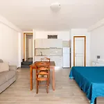 דירה Aria Condizionata E Terrazza Vista Mare קאסטלסארדו