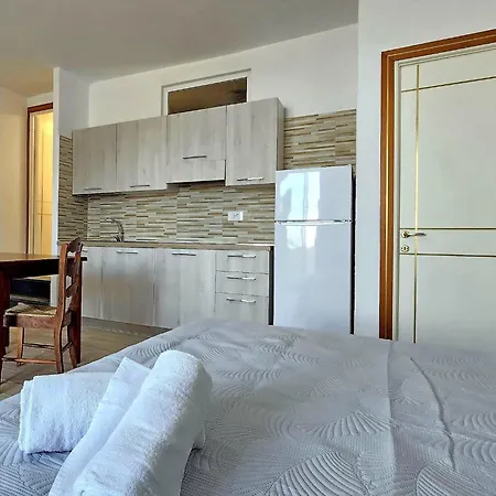 With Terrace And Air Conditioning Apartment *