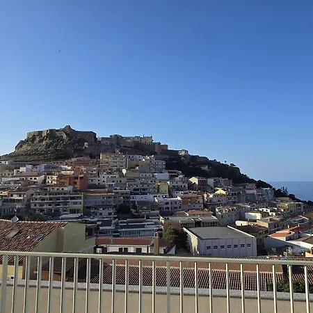 Aria Condizionata E Terrazza Vista Mare דירה קאסטלסארדו